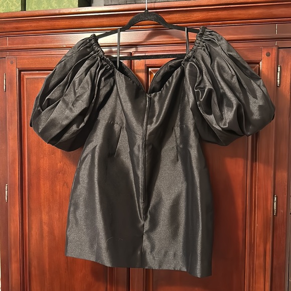Black Puff Sleeve Dress - Size Medium 🖤 - Picture 2 of 6